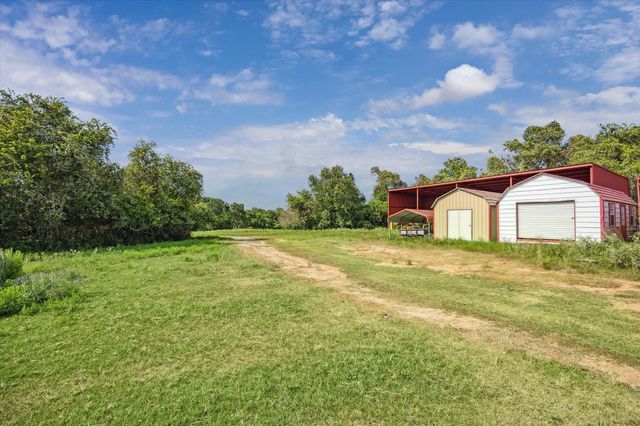 4008 Fm 979, Millheim, TX 77474