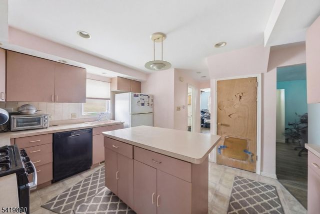 106 Summit Avenue, Bloomfield Twp., NJ 07003