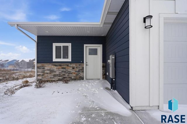 6217 S Hunt Pl Place, Sioux Falls, SD 57106