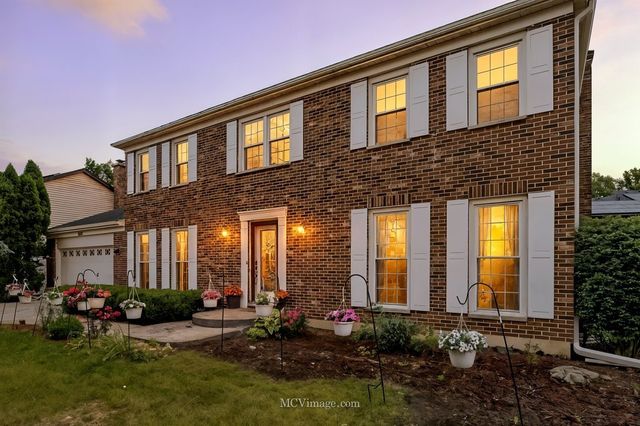 3835 Huntington Boulevard, Hoffman Estates, IL 60192