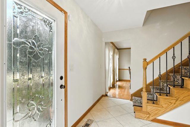 3835 Huntington Boulevard, Hoffman Estates, IL 60192