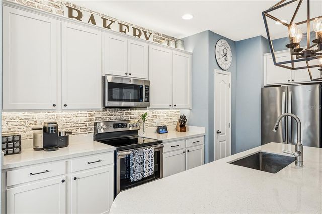 17105 GATHERING PLACE CIRCLE, Clermont, FL 34711