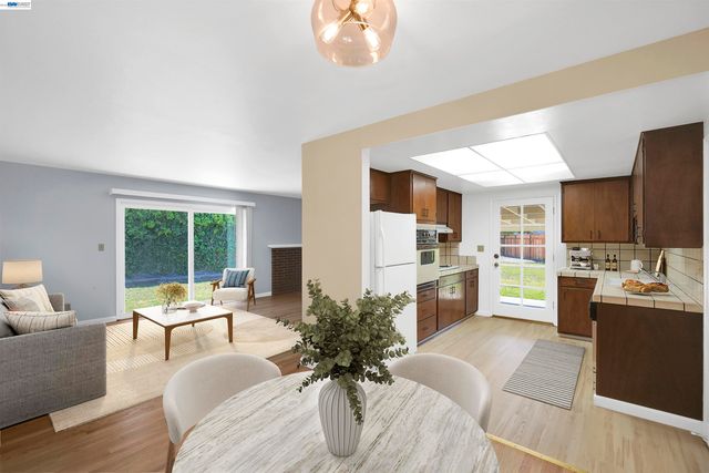 5246 Abbey Ct, Newark, CA 94560