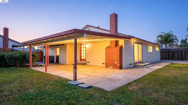 5246 Abbey Ct, Newark, CA 94560