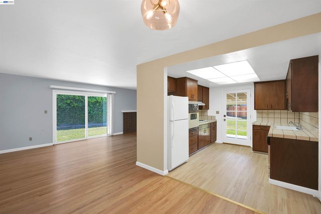 5246 Abbey Ct, Newark, CA 94560