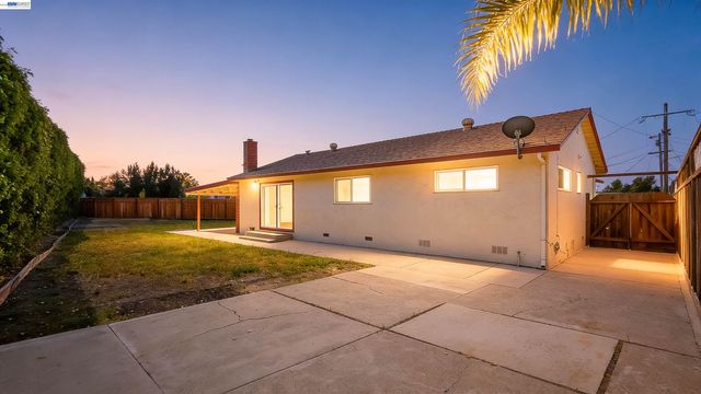 5246 Abbey Ct, Newark, CA 94560