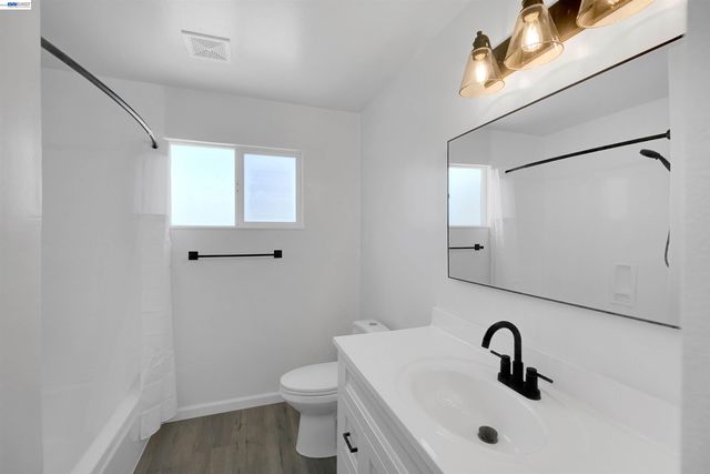 5246 Abbey Ct, Newark, CA 94560