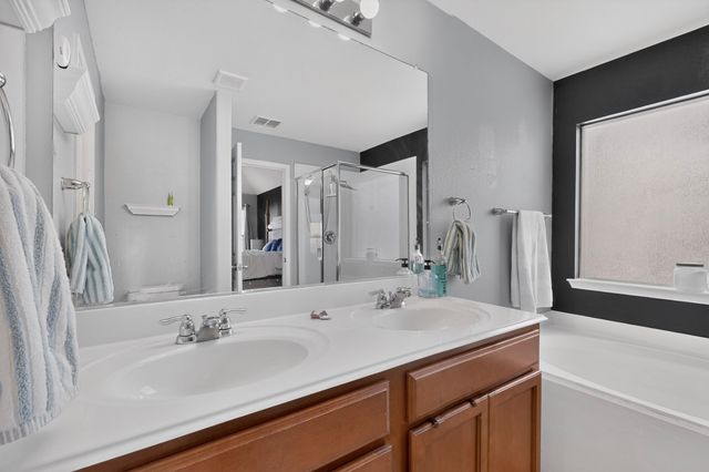 1336 Shelley Drive, Burleson, TX 76028