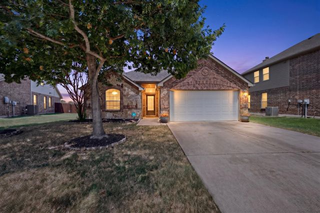 1336 Shelley Drive, Burleson, TX 76028