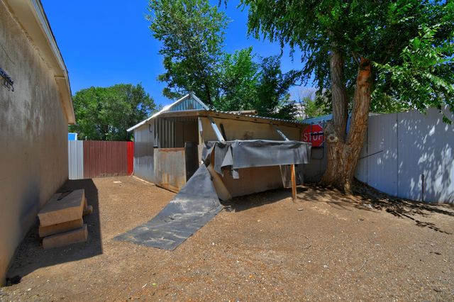 1508 Vito Romero Road SW, Albuquerque, NM 87105
