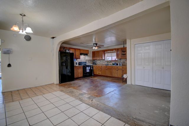 1508 Vito Romero Road SW, Albuquerque, NM 87105