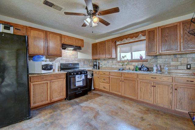 1508 Vito Romero Road SW, Albuquerque, NM 87105