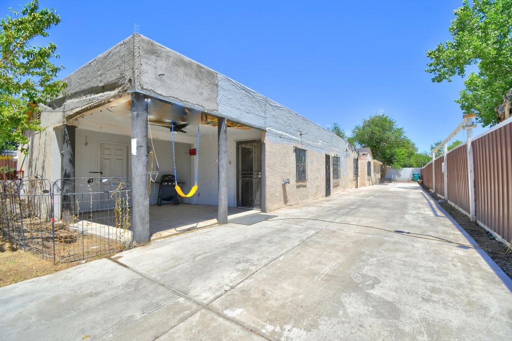 1508 Vito Romero Road SW, Albuquerque, NM 87105