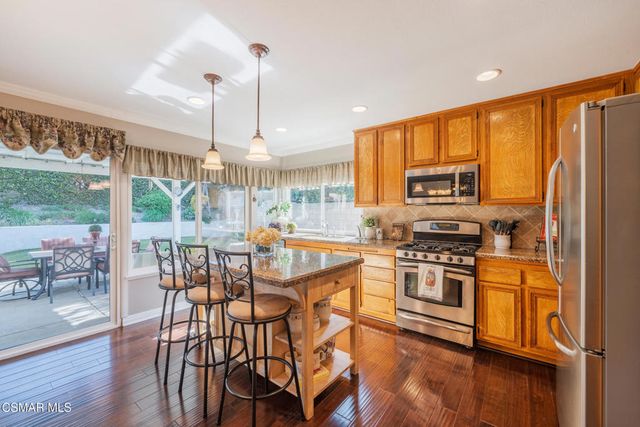 2756 N Dalenhurst Place, Simi Valley, CA 93065