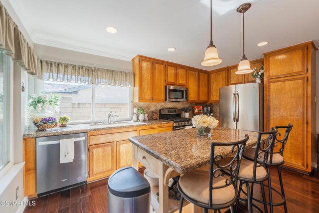 2756 N Dalenhurst Place, Simi Valley, CA 93065