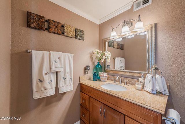 2756 N Dalenhurst Place, Simi Valley, CA 93065