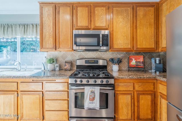 2756 N Dalenhurst Place, Simi Valley, CA 93065