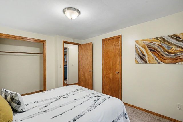 1680 Burns Avenue, Saint Paul, MN 55106