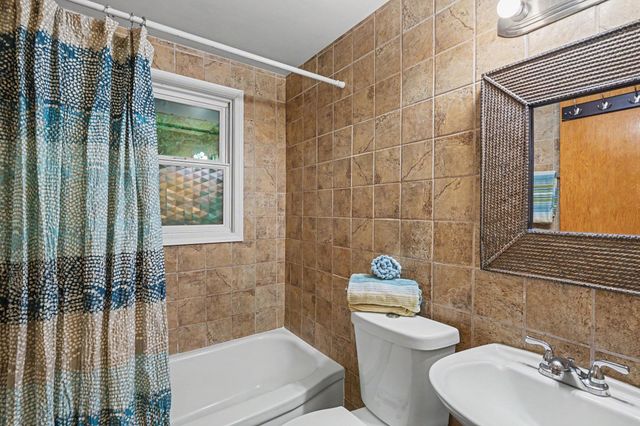 1680 Burns Avenue, Saint Paul, MN 55106