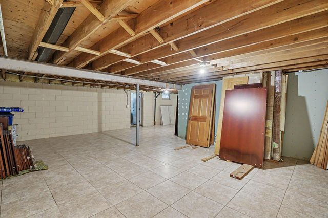 1680 Burns Avenue, Saint Paul, MN 55106
