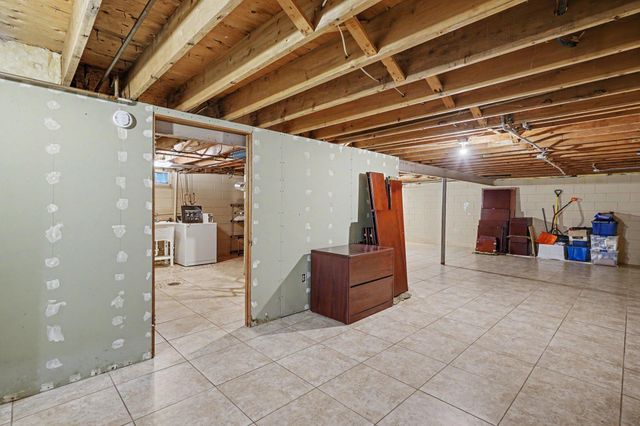 1680 Burns Avenue, Saint Paul, MN 55106