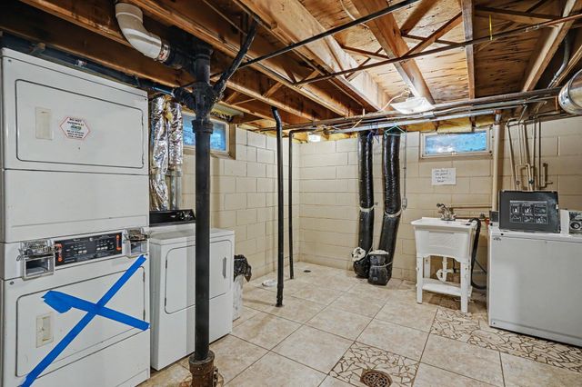 1680 Burns Avenue, Saint Paul, MN 55106