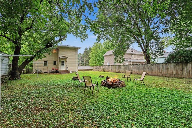 1680 Burns Avenue, Saint Paul, MN 55106