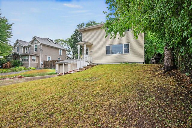1680 Burns Avenue, Saint Paul, MN 55106