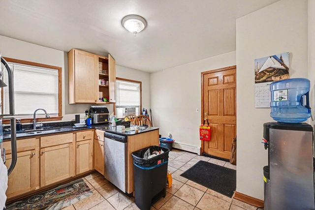 1680 Burns Avenue, Saint Paul, MN 55106