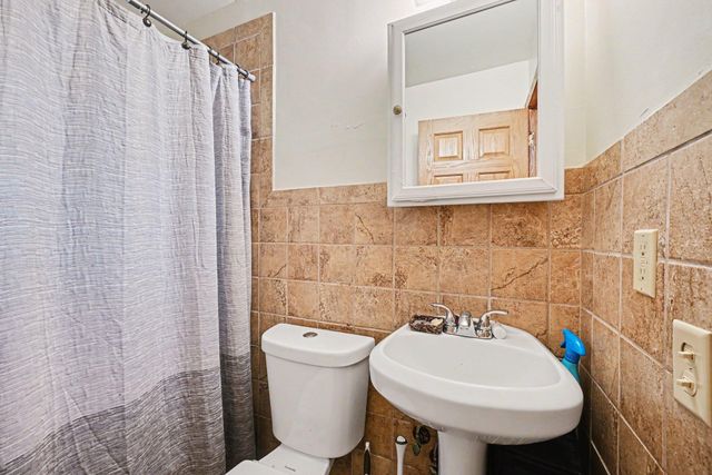1680 Burns Avenue, Saint Paul, MN 55106