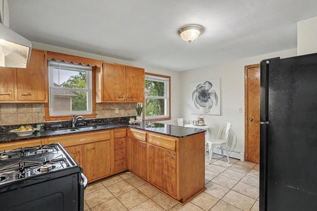 1680 Burns Avenue, Saint Paul, MN 55106