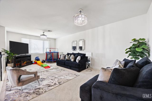 9213 Rancho Viejo Drive, Bakersfield, CA 93314