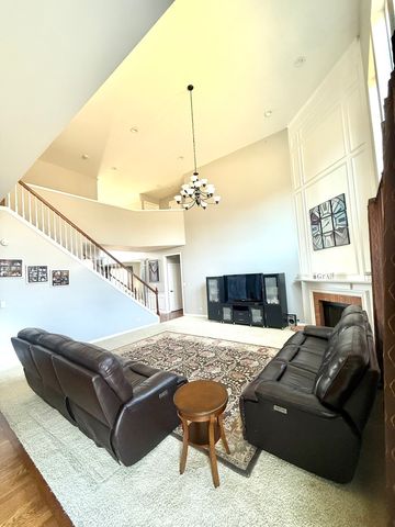 705 Blue Ridge Drive, Streamwood, IL 60107