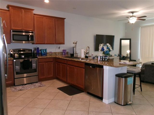 6472 SEDGEFORD DRIVE, Lakeland, FL 33811
