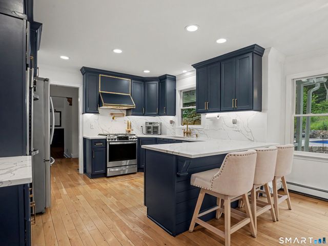 9 Fox Hollow Lane, Newtown, CT 06482