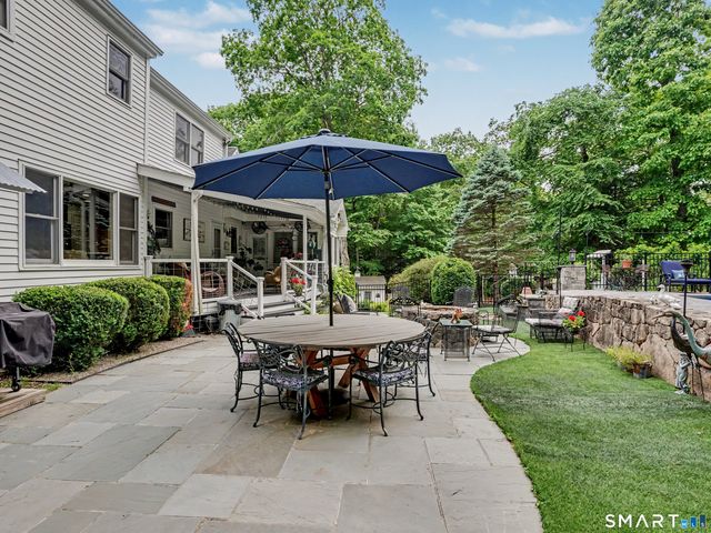 9 Fox Hollow Lane, Newtown, CT 06482
