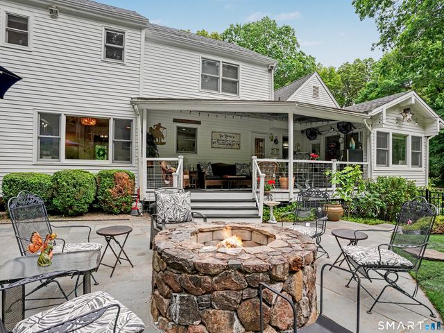 9 Fox Hollow Lane, Newtown, CT 06482
