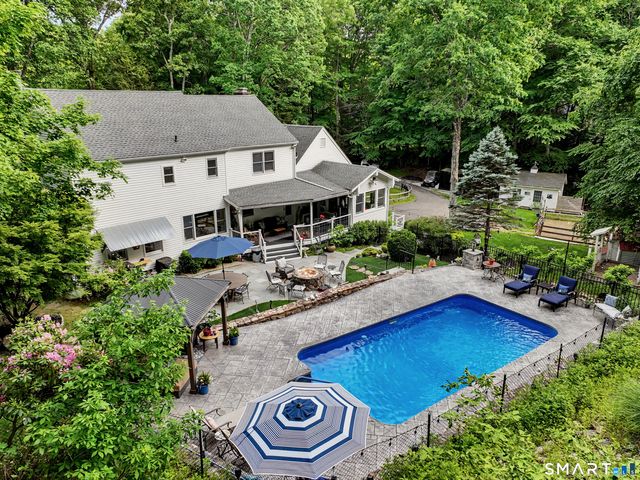 9 Fox Hollow Lane, Newtown, CT 06482