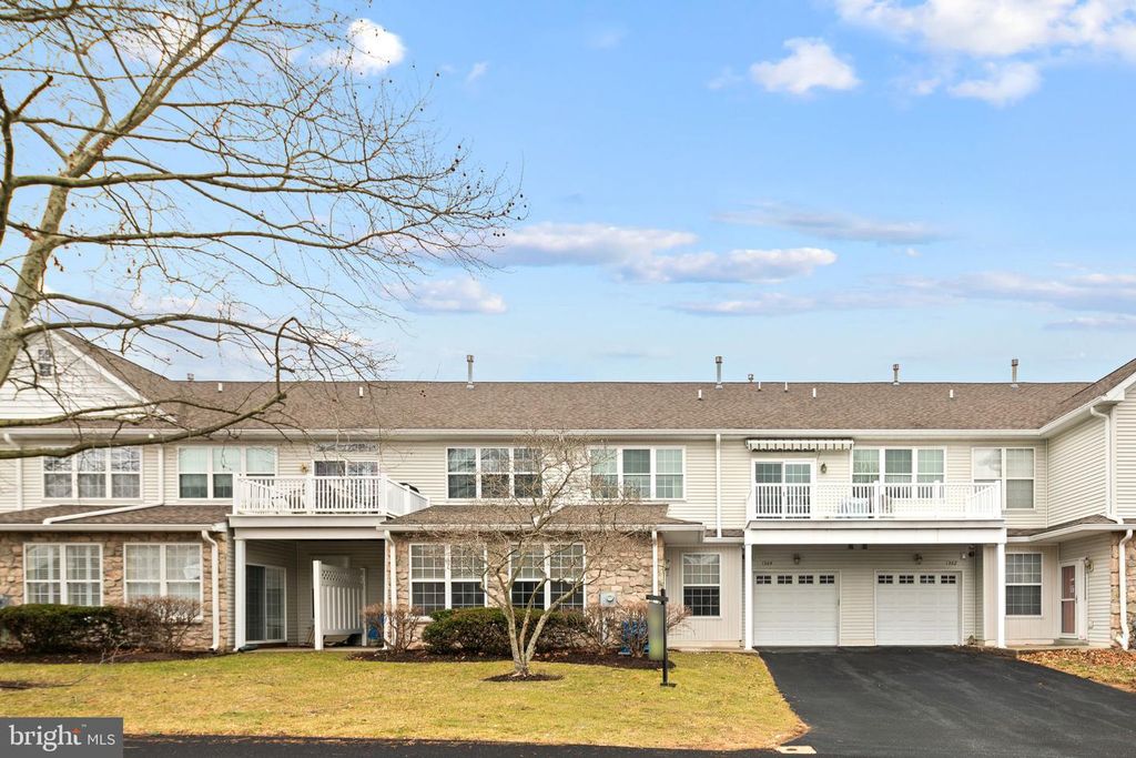 1364 NICKLAUS DR, Springfield, PA 19064