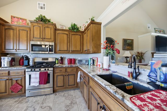 11101 N 133rd East Avenue, Owasso, OK 74055