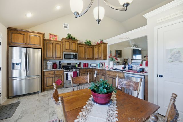 11101 N 133rd East Avenue, Owasso, OK 74055