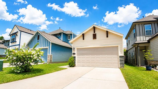 124 Camelot Place Court, Conroe, TX 77304