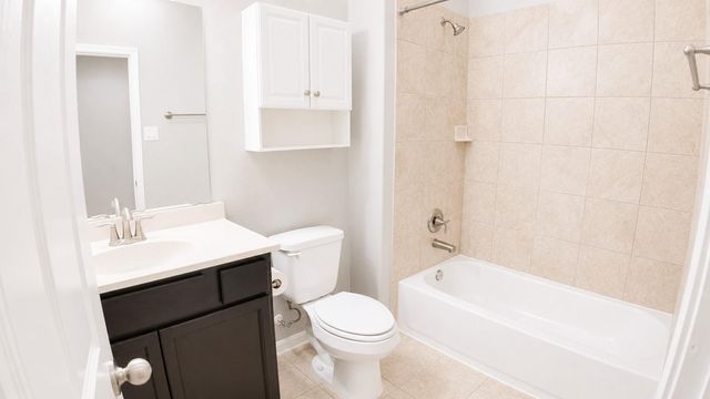 124 Camelot Place Court, Conroe, TX 77304