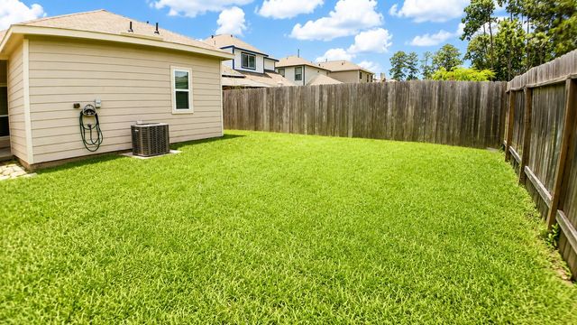 124 Camelot Place Court, Conroe, TX 77304