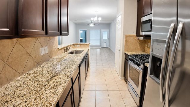 124 Camelot Place Court, Conroe, TX 77304