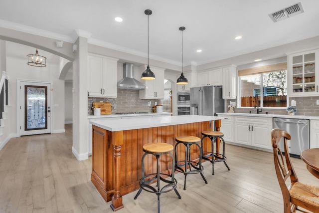 125 Flint Rock Ct, Roseville, CA 95747