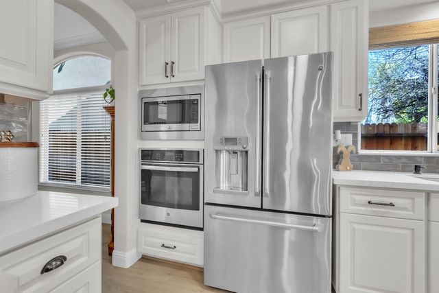 125 Flint Rock Ct, Roseville, CA 95747