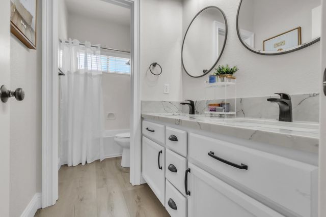 125 Flint Rock Ct, Roseville, CA 95747