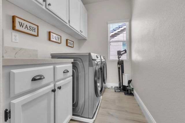 125 Flint Rock Ct, Roseville, CA 95747