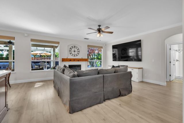 125 Flint Rock Ct, Roseville, CA 95747